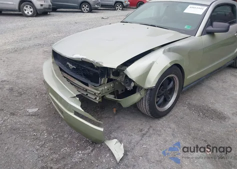 2005 Ford Mustang V6 Deluxe/V6 Premium from USA, damaged, VIN 1ZVFT80N455222432